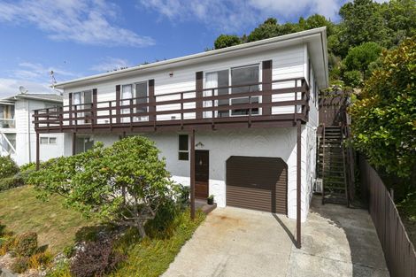 Photo of property in 56 Fyvie Avenue, Tawa, Wellington, 5028