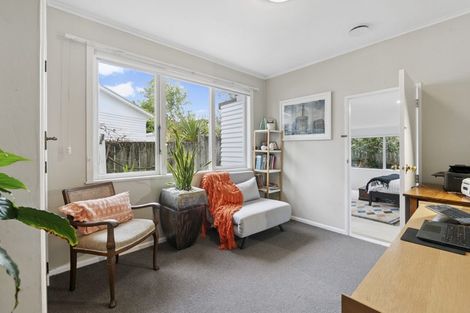 Photo of property in 1/17 Merriefield Avenue, Forrest Hill, Auckland, 0620