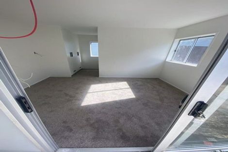 Photo of property in 1/25 Peach Road, Glenfield, Auckland, 0629