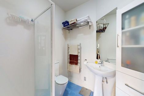 Photo of property in Endeavour Apartments, 9/125 Thorndon Quay, Pipitea, Wellington, 6011