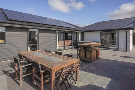 Photo of property in 14 Quail Way, Amberley, 7410