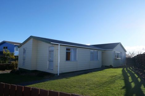 Photo of property in 115 Gloaming Hill, Titahi Bay, Porirua, 5022