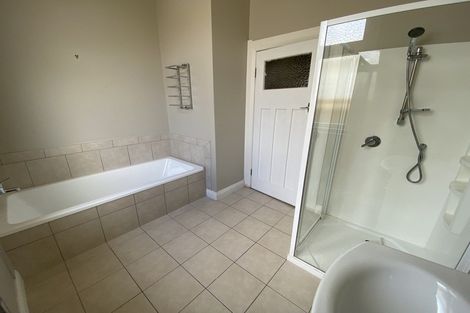 Photo of property in 27 Milverton Avenue, Hokowhitu, Palmerston North, 4410