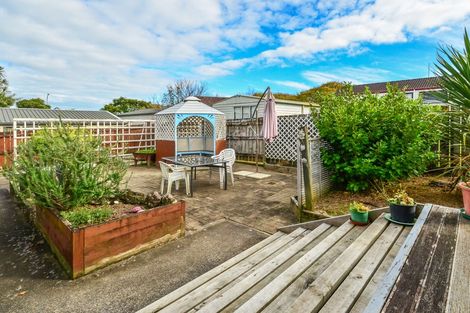 Photo of property in 2/9 Bellville Drive, Clendon Park, Auckland, 2103