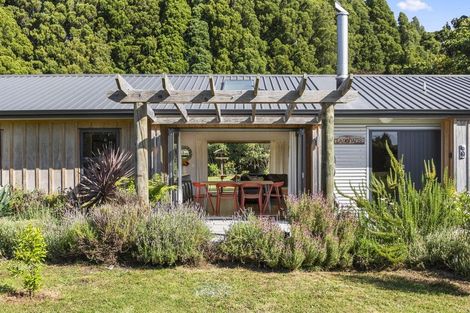 Photo of property in 31 Mangakino Road, Raglan, 3295