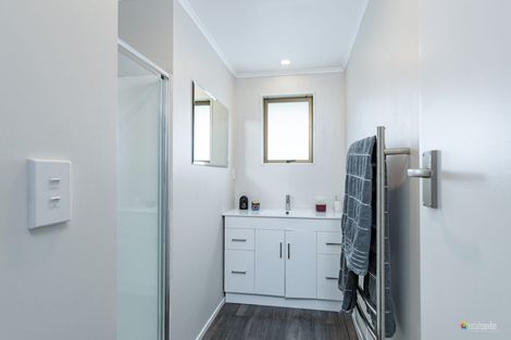 Photo of property in 17b Gemstone Drive, Birchville, Upper Hutt, 5018