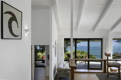 Photo of property in 200 Te Wahapu Road, Russell, 0272