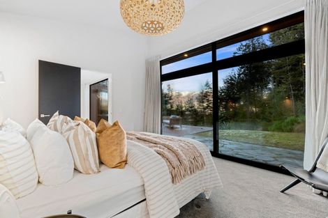 Photo of property in 18 Falcon Heights, Mount Creighton, Queenstown, 9371