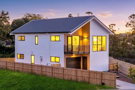 Photo of property in 26 Curtiss Circle, Hobsonville, 0618