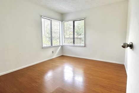 Photo of property in 2/44 Darren Crescent, Half Moon Bay, Auckland, 2012