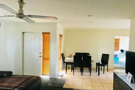 Photo of property in 90 Manuroa Road, Takanini, 2112