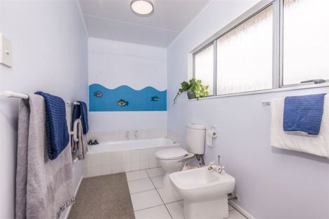 Photo of property in 43 Carluke Street, Paparangi, Wellington, 6037