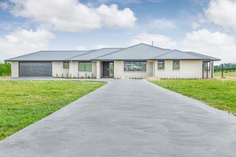 Photo of property in 175 Spur Road West, Colyton, Feilding, 4775