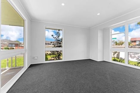 Photo of property in 54 Chelburn Crescent, Mangere East, Auckland, 2024