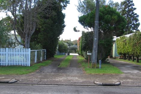 Photo of property in 13 Longburn Road, Henderson, Auckland, 0610