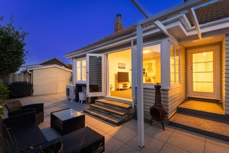 Photo of property in 71 Golf Road, Paraparaumu Beach, Paraparaumu, 5032