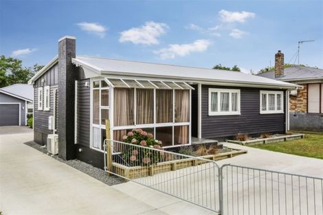 Photo of property in 22 Russell Avenue, Pukekohe, 2120