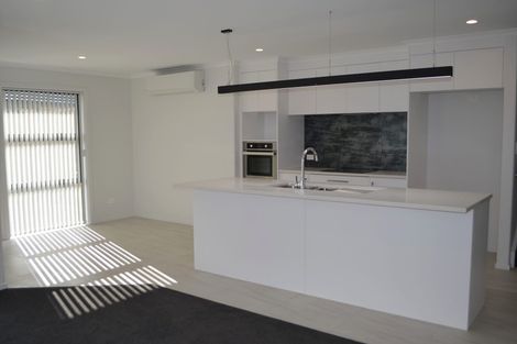 Photo of property in 10 Herring Place, Omokoroa, 3114