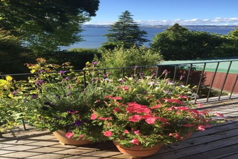 Photo of property in 5 Naera Place, Kawaha Point, Rotorua, 3010