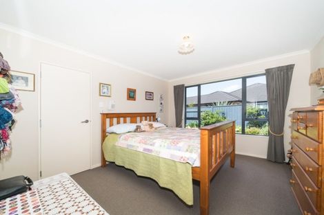 Photo of property in 53 Geneva Terrace, Kelvin Grove, Palmerston North, 4414