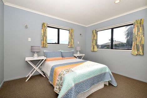 Photo of property in 30 Palm Grove Drive, Western Heights, Hamilton, 3200