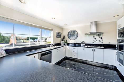 Photo of property in 406 Courtenay Road, Charing Cross, Christchurch, 7671