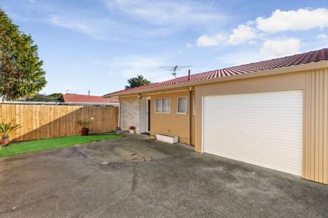 Photo of property in 2/461 Great South Road, Opaheke, Papakura, 2113