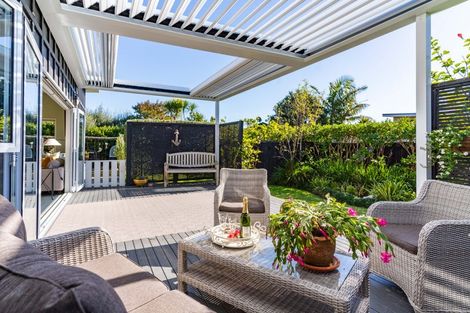 Photo of property in 37 Grove Road, Mangawhai Heads, Mangawhai, 0505