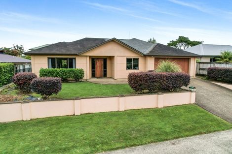 Photo of property in 73 Saint James Drive, Huntington, Hamilton, 3210