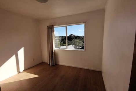 Photo of property in 1/95c Captain Scott Road, Glen Eden, Auckland, 0602