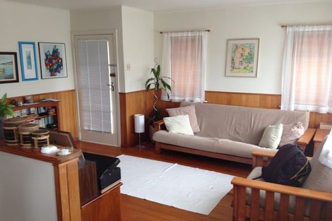 Photo of property in 7 Tiki Street, New Lynn, Auckland, 0600