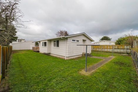 Photo of property in 9 Crewe Crescent, Hokowhitu, Palmerston North, 4410