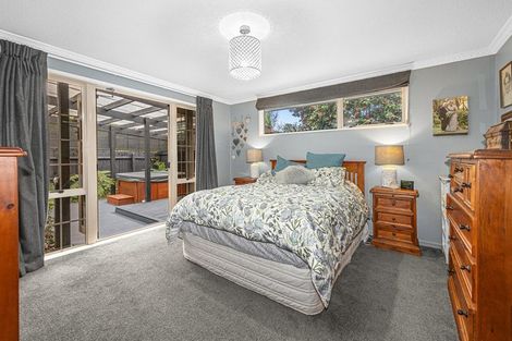 Photo of property in 7 Hemingford Place, Halswell, Christchurch, 8025