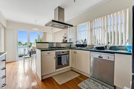 Photo of property in 43 Orams Road, Hillpark, Auckland, 2102