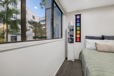 Photo of property in 1e/175 Hurstmere Road, Takapuna, Auckland, 0622