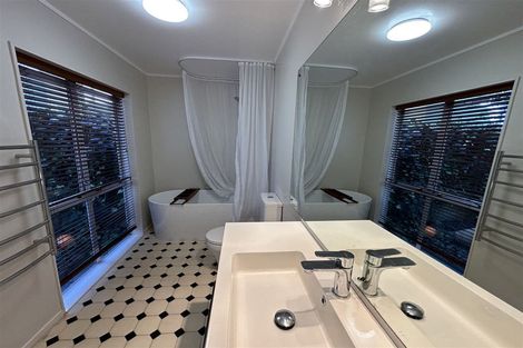 Photo of property in 2/23 Bernleigh Terrace, West Harbour, Auckland, 0618