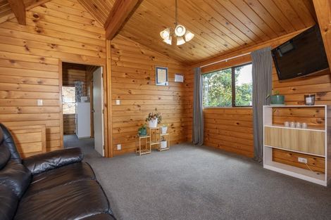 Photo of property in 62 Rhinevale Close, Henderson, Auckland, 0612