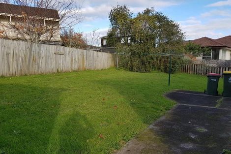 Photo of property in 18 Tomintoul Place, Highland Park, Auckland, 2010