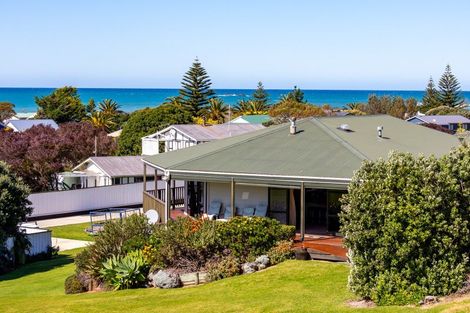 Photo of property in 24 Palm Parade, Riversdale Beach, Masterton, 5872