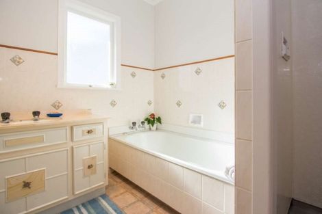 Photo of property in 35 Dip Road, Te Kamo, Whangarei, 0112