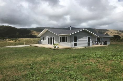 Photo of property in 14c Mountain View Drive, Manakau, Otaki, 5583