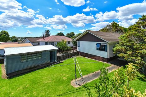 Photo of property in 129 Finlayson Avenue, Clendon Park, Auckland, 2103