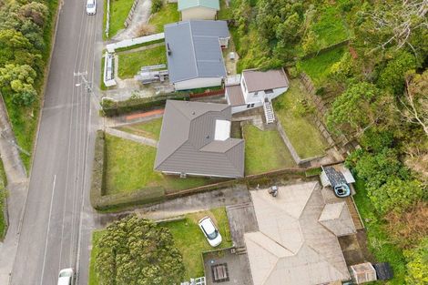 Photo of property in 37 Black Rock Road, Newlands, Wellington, 6037