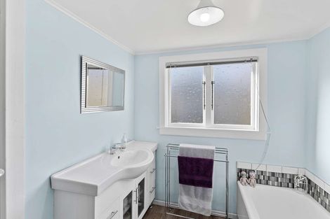 Photo of property in 23 Oxford Street, Waikari, 7420