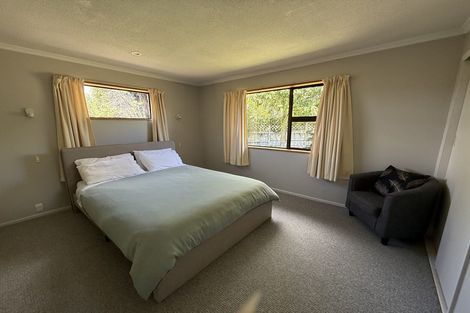 Photo of property in 16 Kuri Place, Wanaka, 9305