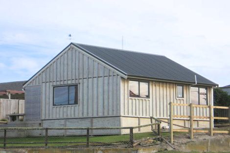 Photo of property in 13 Ocean Beach Street, Foxton Beach, Foxton, 4815