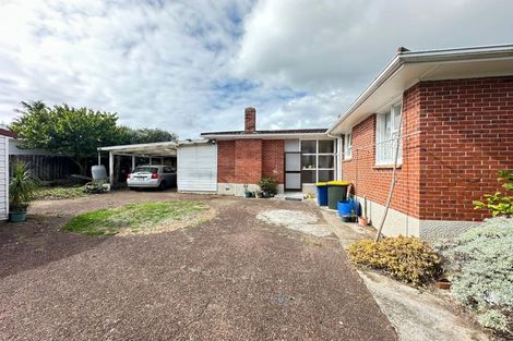 Photo of property in 1/204 Edmonton Road, Te Atatu South, Auckland, 0610