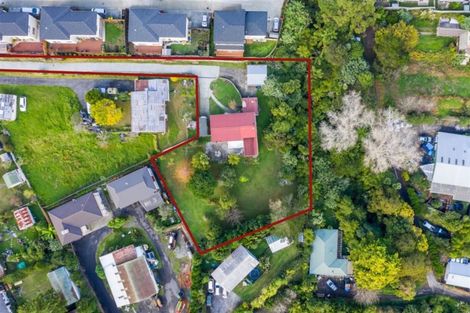 Photo of property in 35 Sunnyside Road, Sunnyvale, Auckland, 0612