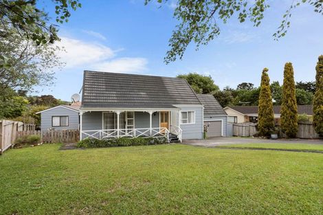 Photo of property in 9 Peterhouse Place, West Harbour, Auckland, 0618