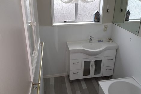 Photo of property in 210 Memorial Avenue, Burnside, Christchurch, 8053